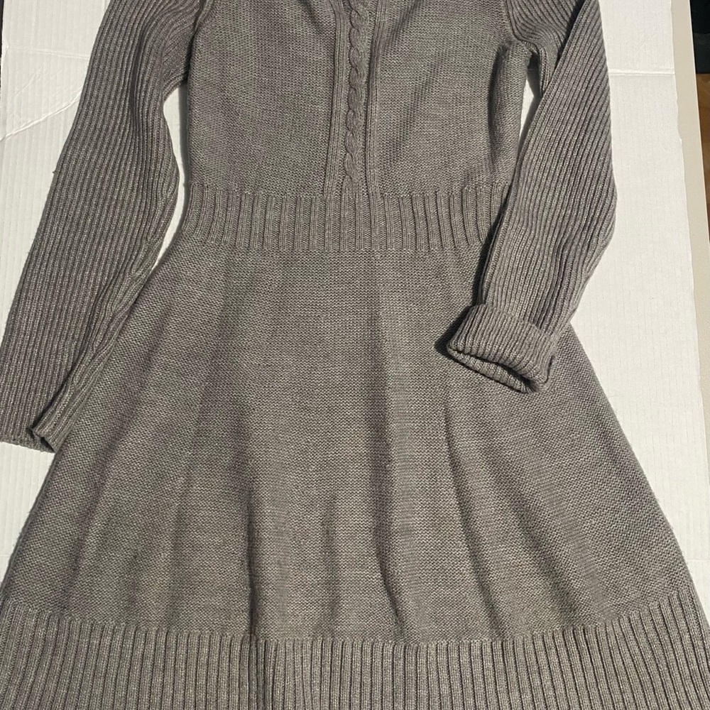 Elegant Gray Knit Dress
